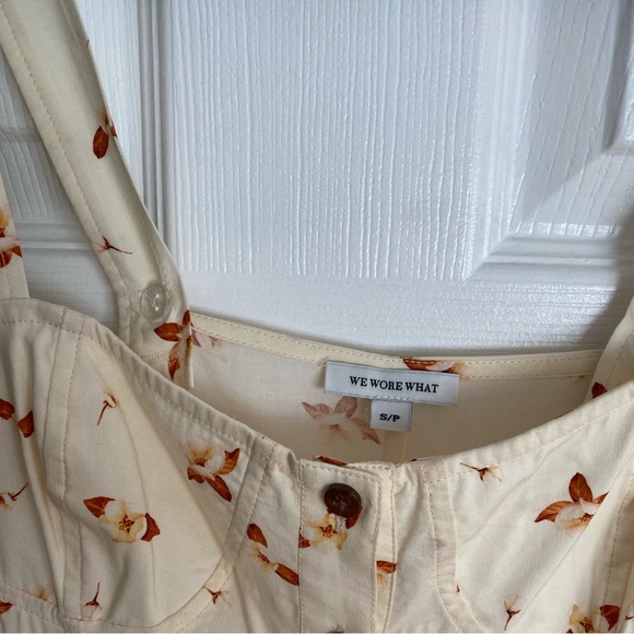 WeWoreWhat Harper Floral Midi Dress in white - Picture 6 of 8